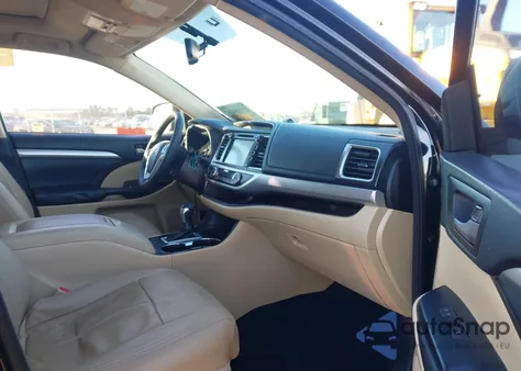 2015 Toyota Highlander Xle V6 from USA, damaged, VIN 5TDJKRFH9FS107411